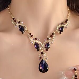 Queen Victoria  luxury adjustable crystal and Gold and Purple Necklace